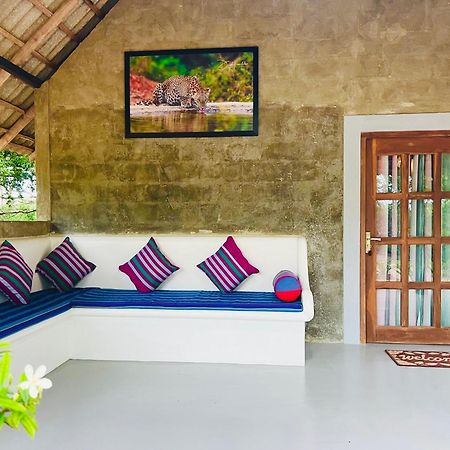 Kingfisher Beach Resort-Yala Kirinda  Ngoại thất bức ảnh
