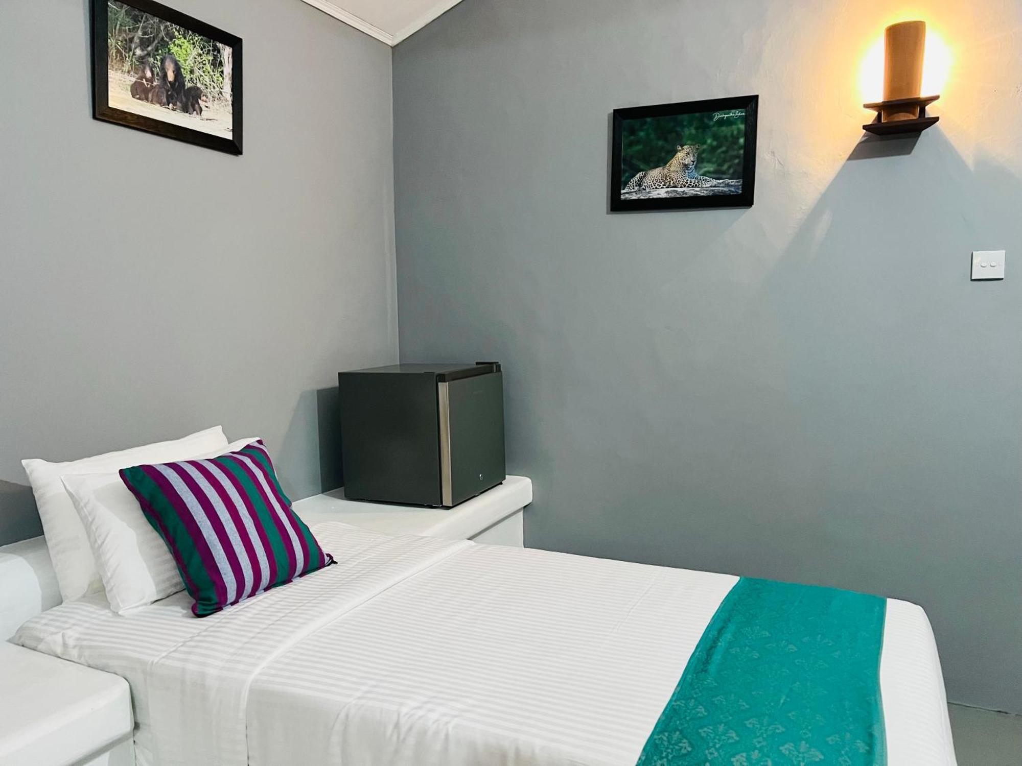 Kingfisher Beach Resort-Yala Kirinda  Ngoại thất bức ảnh