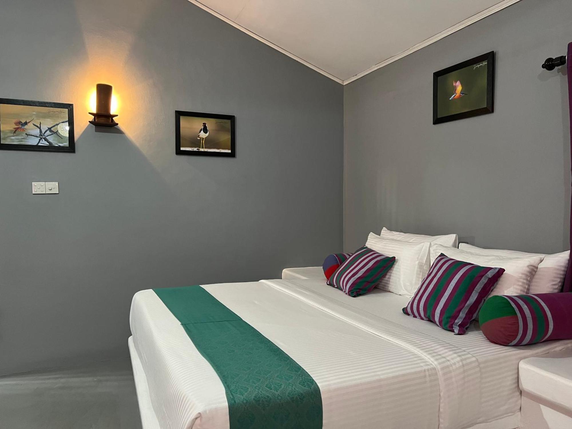 Kingfisher Beach Resort-Yala Kirinda  Ngoại thất bức ảnh